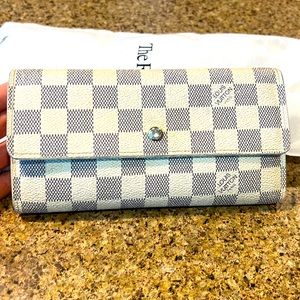 Louis Vuitton Sarah Wallet